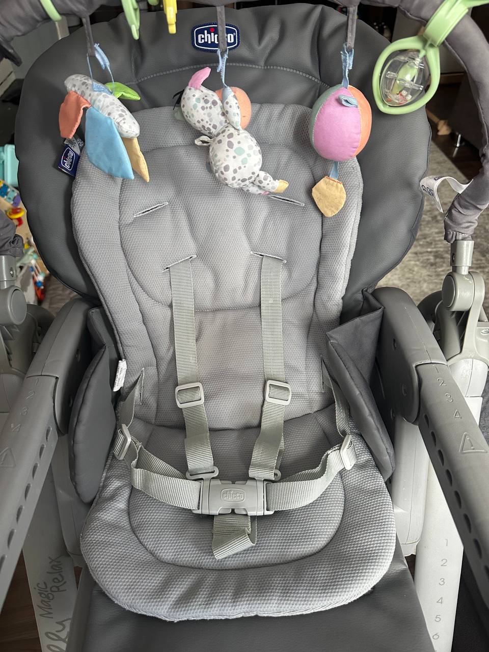 Продаётся стульчик для кормления Chicco Polly Magic Relax Graphite 9