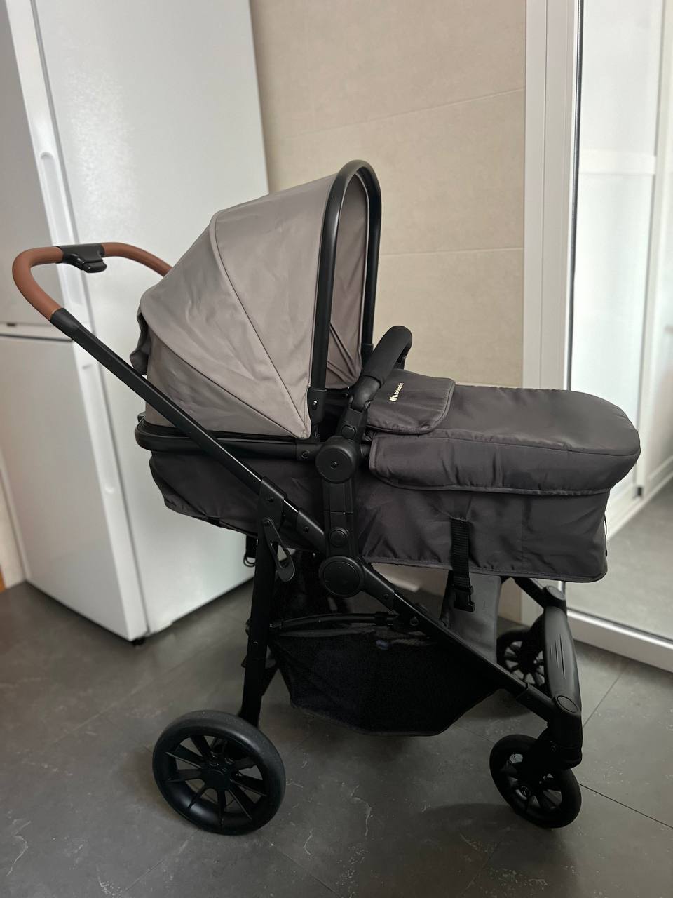 Продам дитячу коляску 3 в 1 Bebéconfort Haze Trio стан ІДЕАЛ, як нова 120€