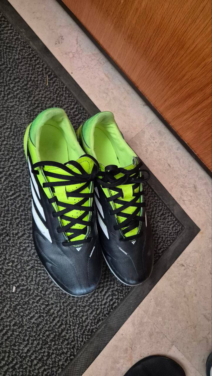 Размер 40, Adidas Copa. Одевали раз 5, быстро стали малы. Состояние отличное. 20 евро. Сан Хуан Плай