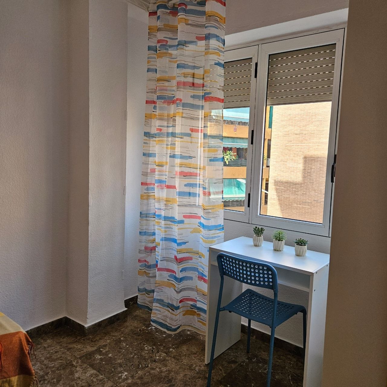 Сдается  комната для одного  человека. Аликанте,  район Campoamor, рядом с ареной быков и аудиторией