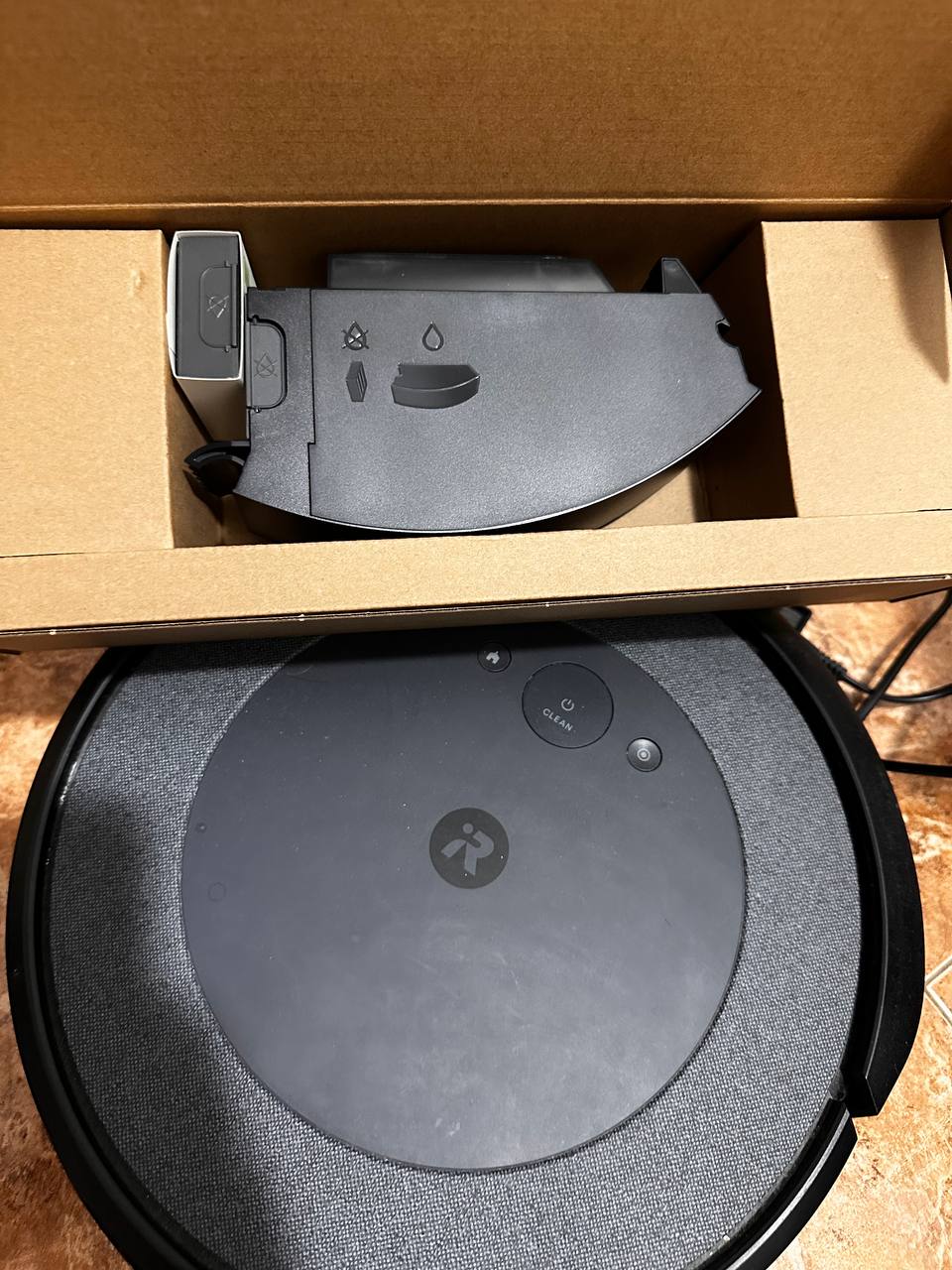 Продам робот-пылесос iRobot, моющий. 2