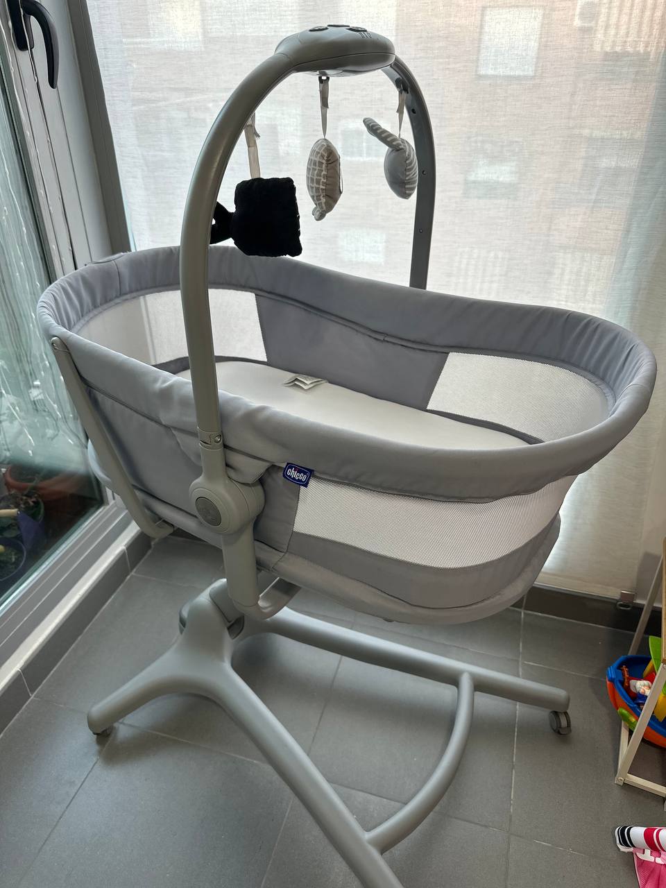 Продаётся кроватка-люлька Chicco Hug 4 in 1 3