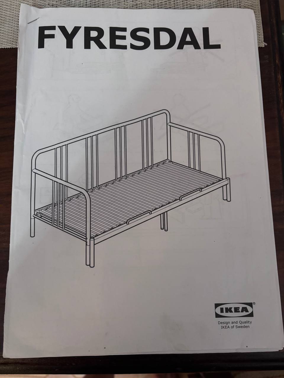 Продается диван-кровать Ikea. Длина - 207, высота - 94, глубина - 88 в сложенном состоянии. Цена - 1 4