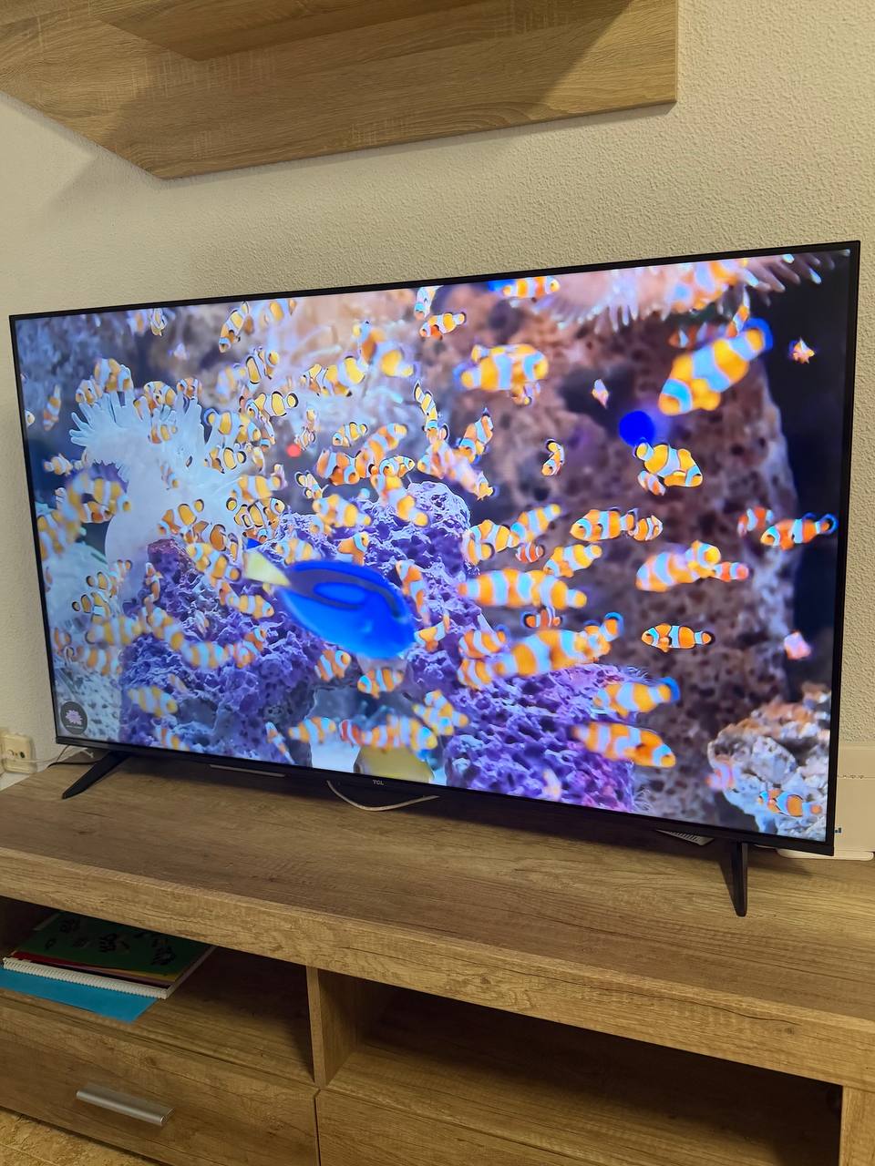 Телевизор TCL 55P6K, 55”, 4K Smart TV. Работает отлично. Есть небольшие косметические сколы на экран