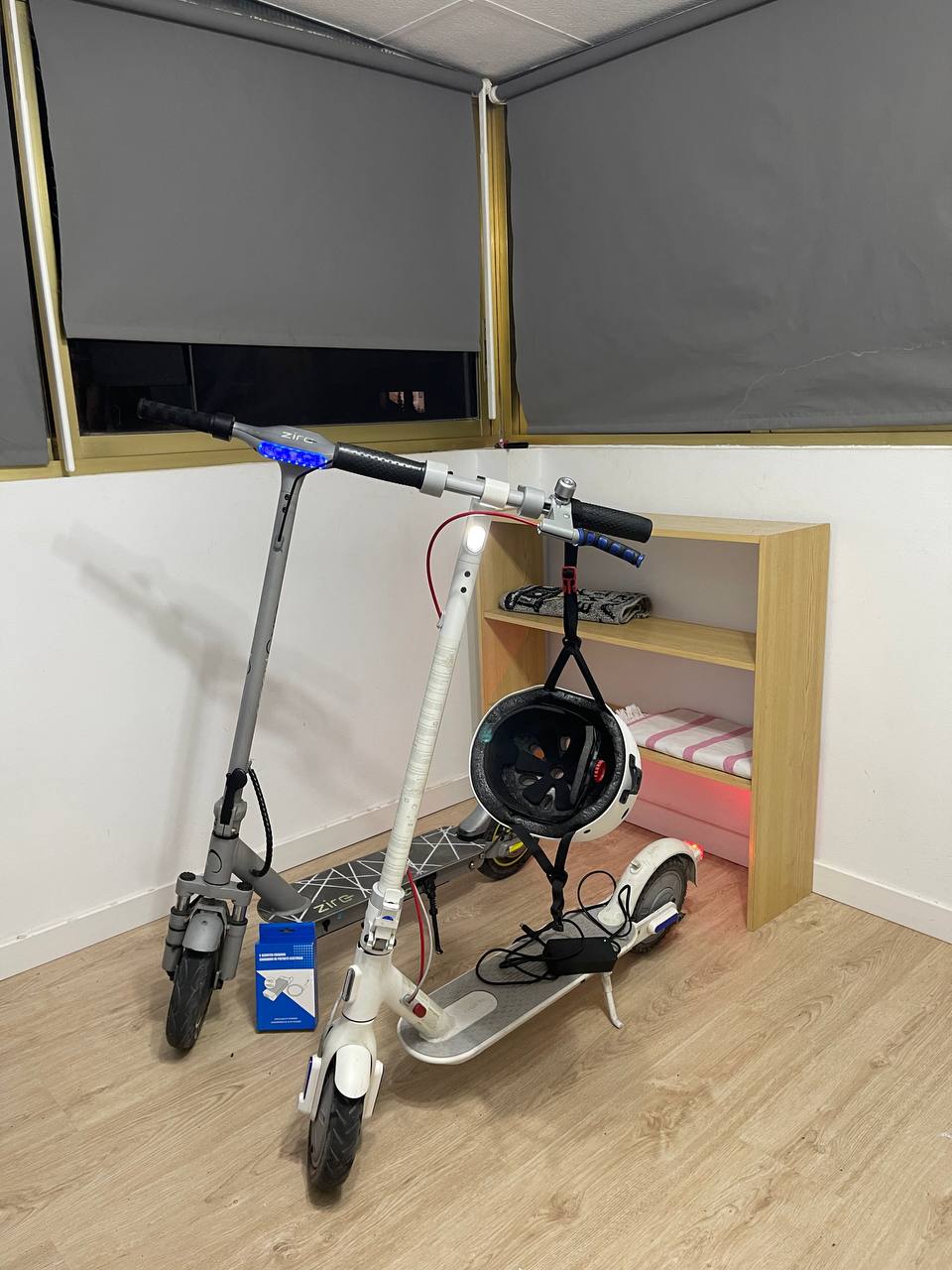 Продам 2 електросамоката, Xiaomi 3 lite, 15-20км, Smartgyro ziro 20-25км, 400€  без торгу