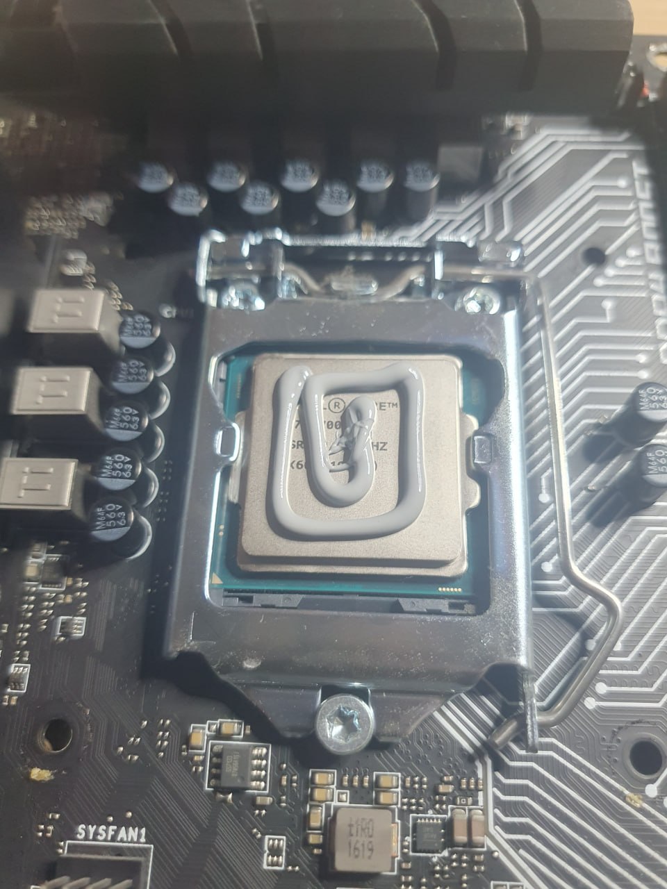 Продам материнскую плату MSI Z170A Gaming Pro Carbon + процессор Intel i7-6700K 4.0 Ghz + Cooler 2