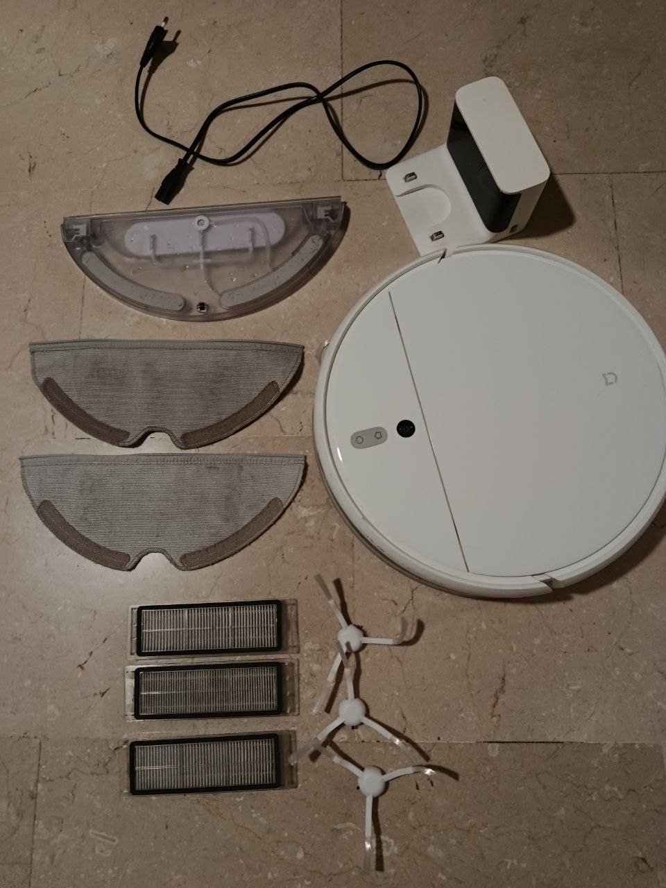Продам робот-пилосос Xiaomi Mi Robot Vacuum-Mop 1C.