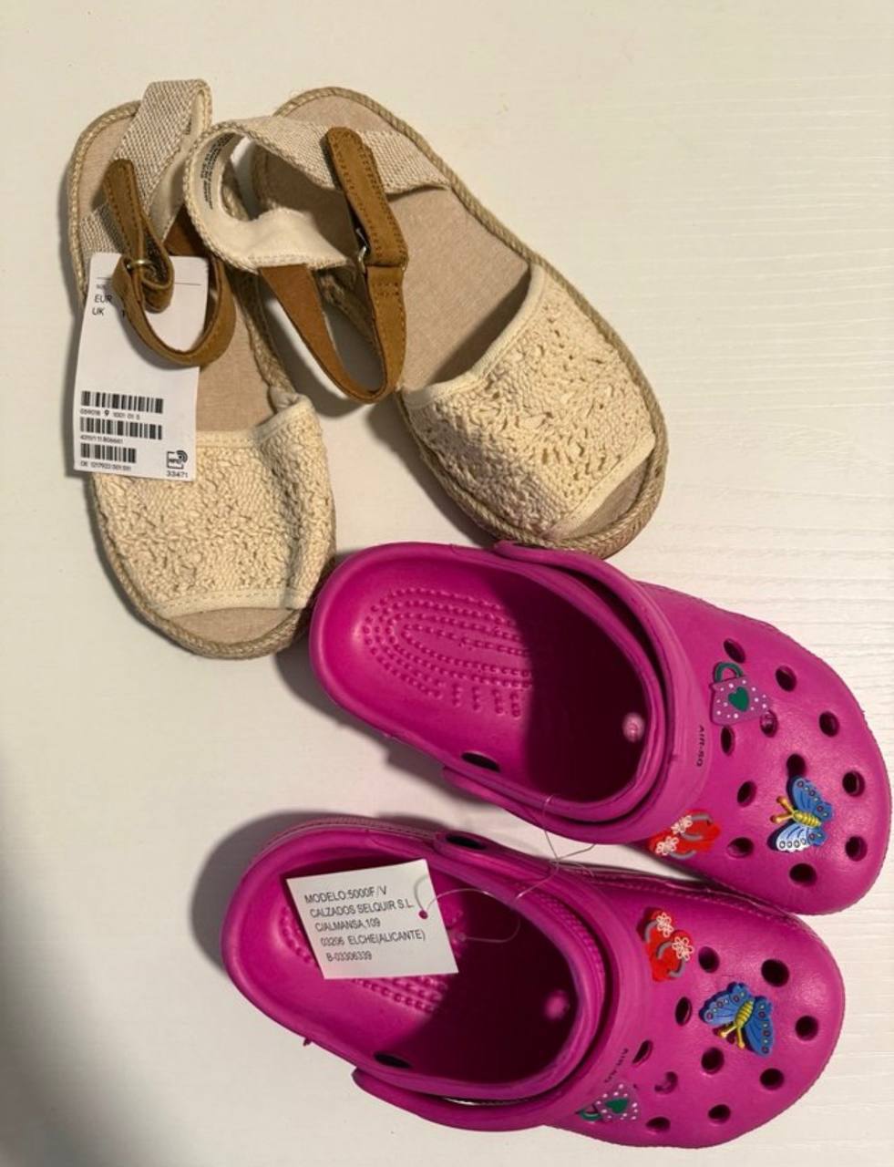 Продам 3 пары ажурные H&M 31 размер, типа кроксов 32 и кожаные туфельки 33 размер, все за 20 €