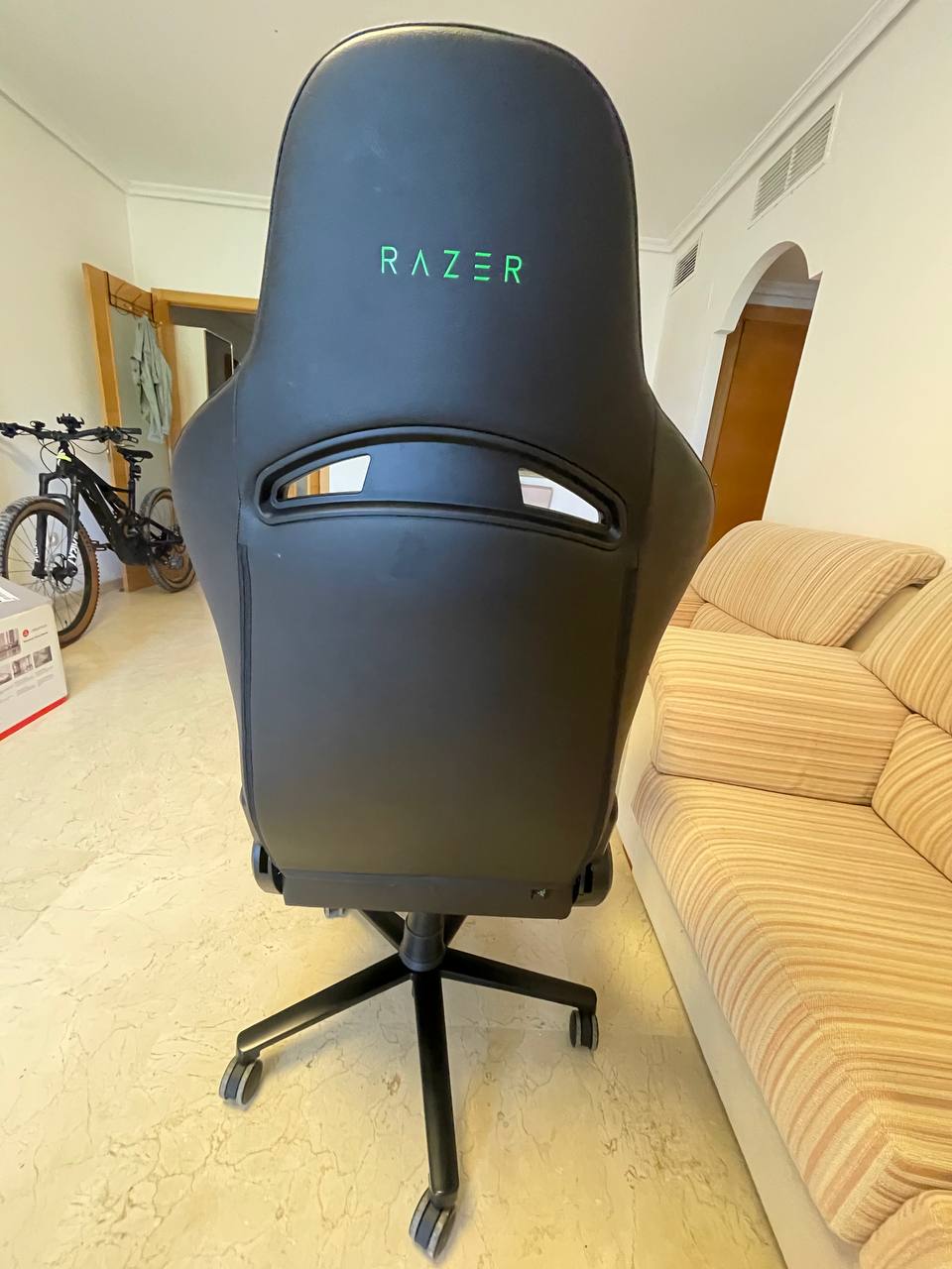 Кресло Razer Tarok Pro Edition 2
