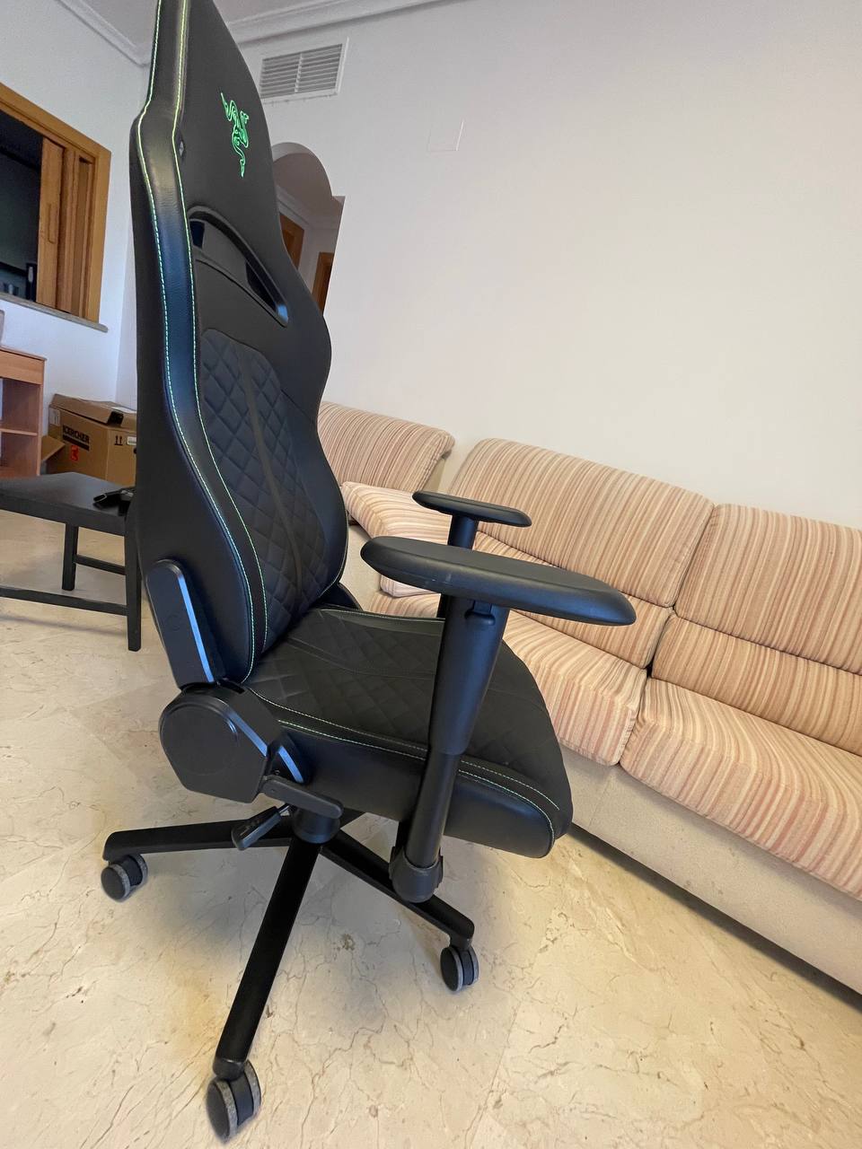 Кресло Razer Tarok Pro Edition 3