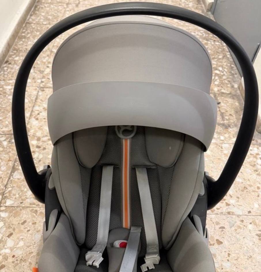 Продам коляску с автокреслом cybex priam, состояние очень хорошее 450€, к ним отдам большой пакет ве 2