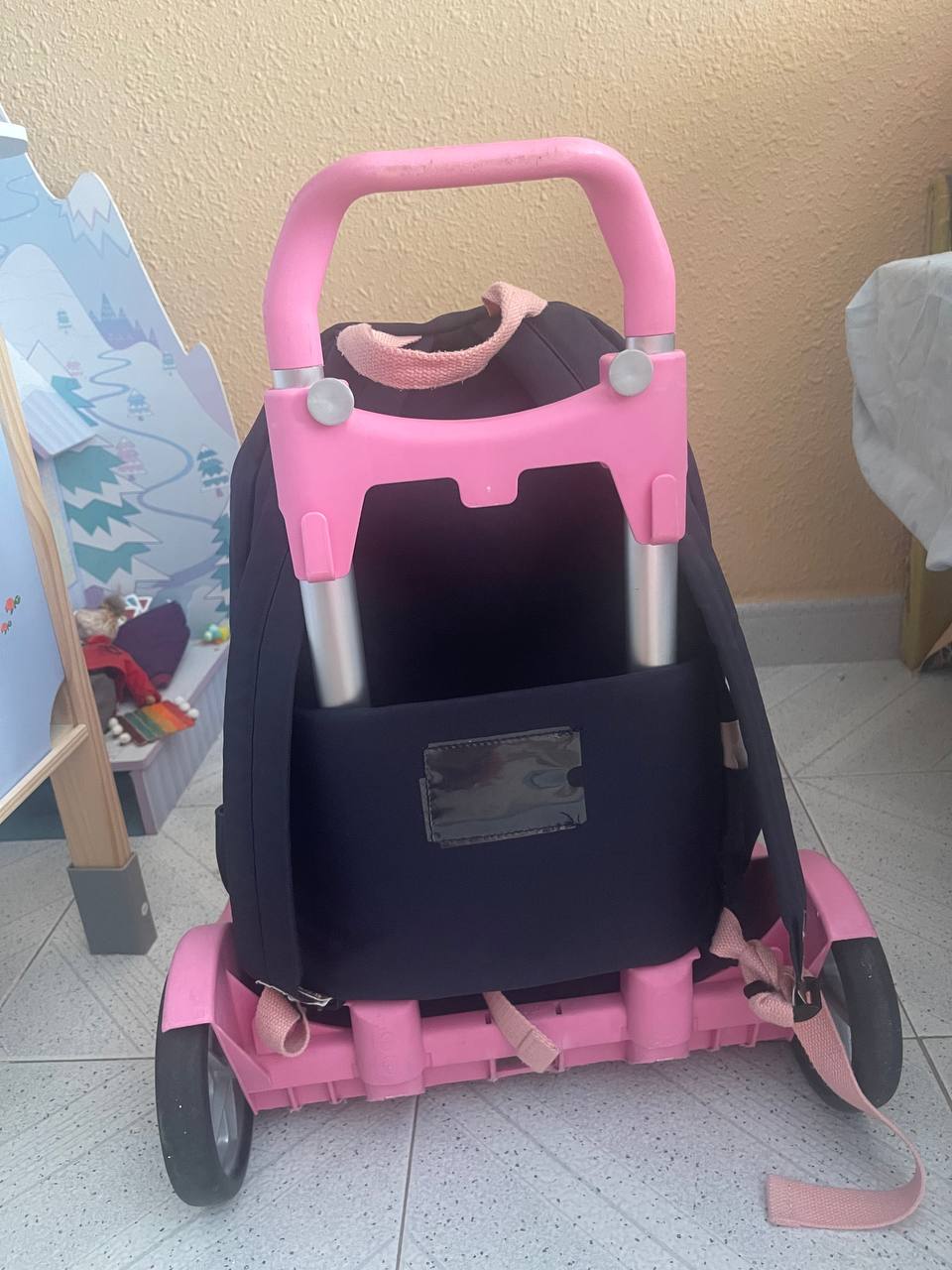 Рюкзак с тележкой 5€. Каролина Альтас