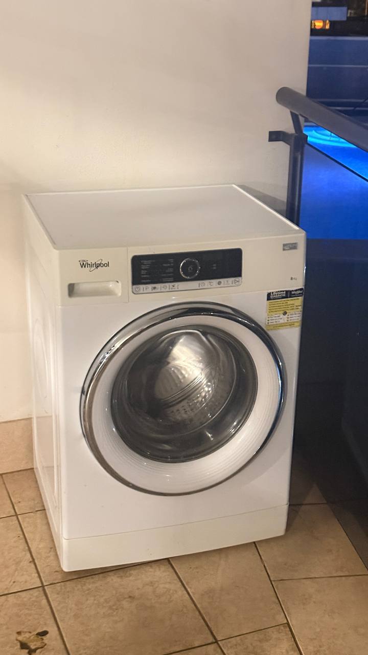 Пральна машина Whirlpool — 220 € 🔥