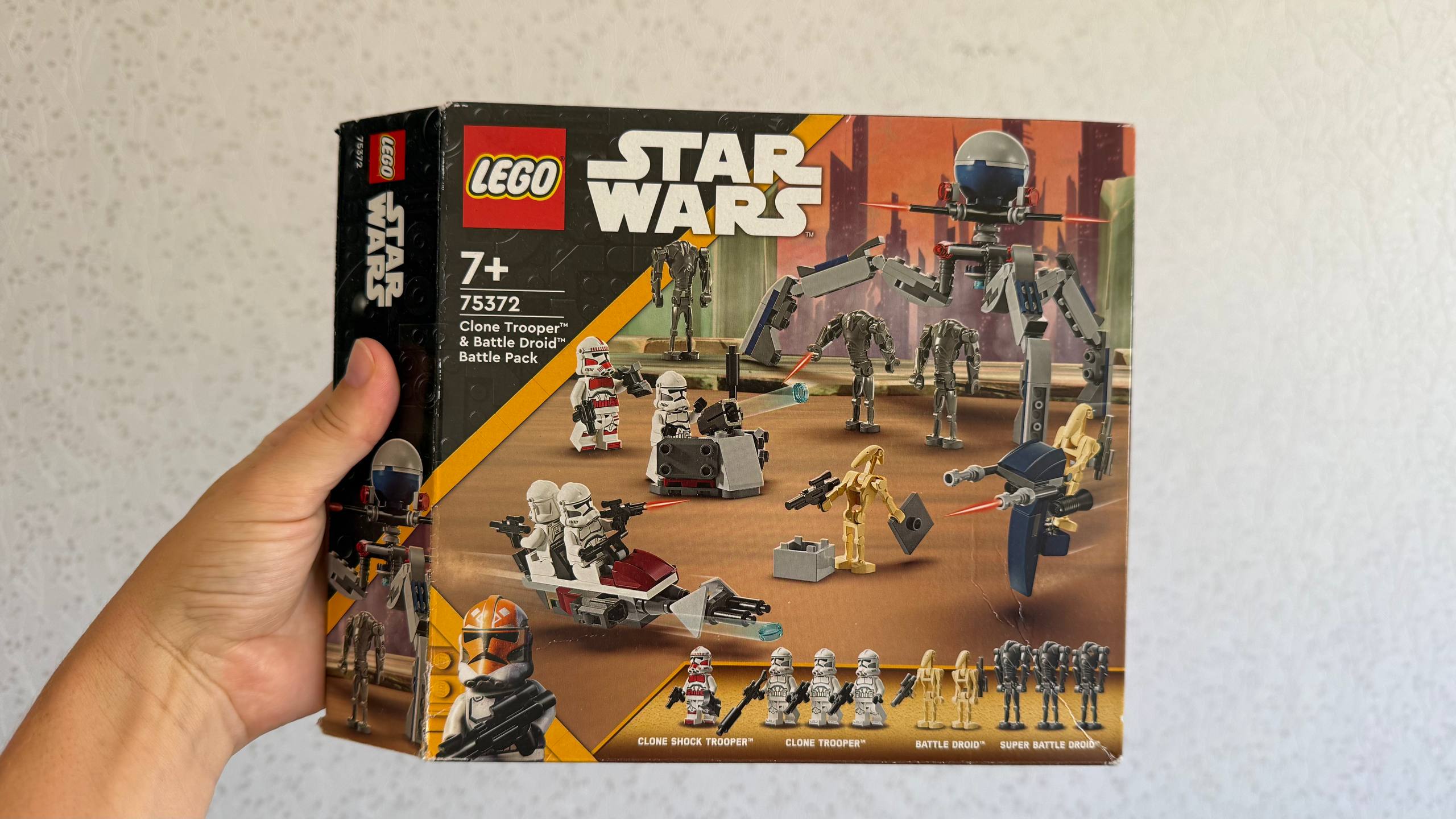 LEGO Star Wars 75372 Clone Trooper & Battle Droid Battle Pack.