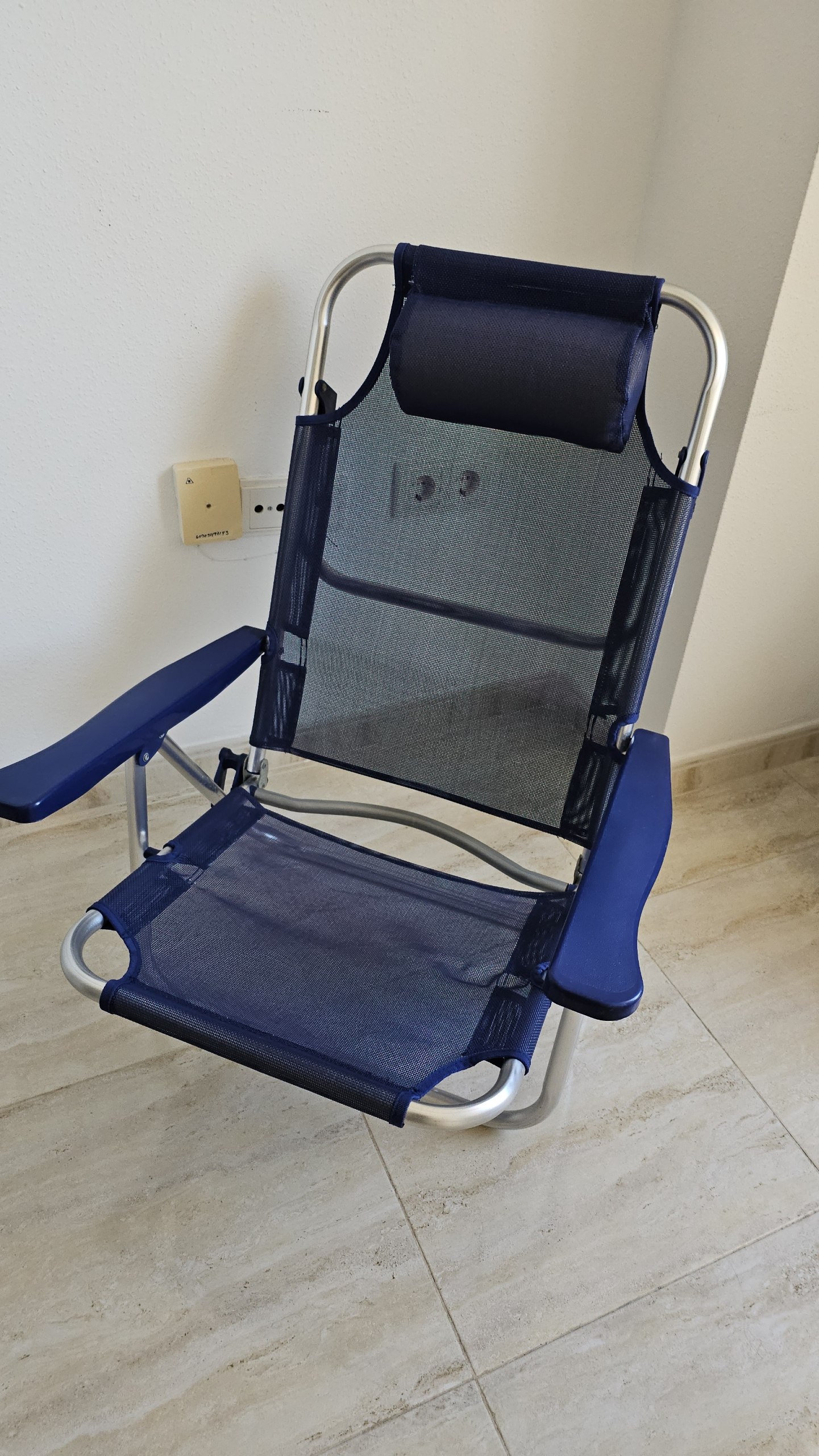 🏖️ Пляжные кресла , стулья, лежаки— 15 € / шт.