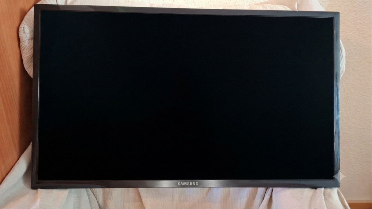 Телевизор Samsung 32" на запчасти или под восстановление — 15€