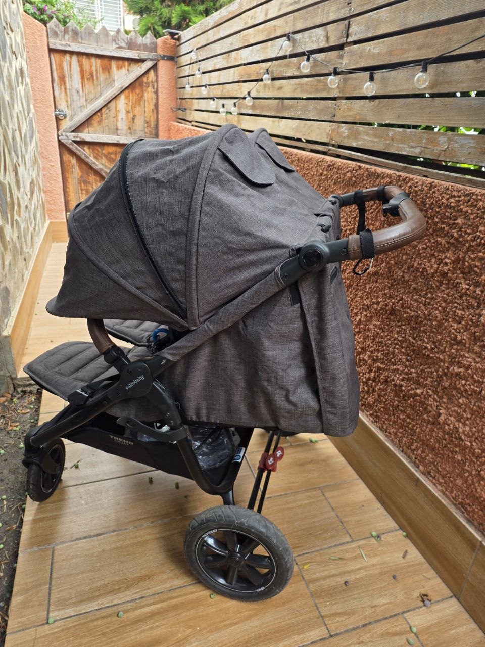 Пролам коляску для двойни/ погодок valcobaby trend duo . Можно использовать с 0. Кресла регулируются 3