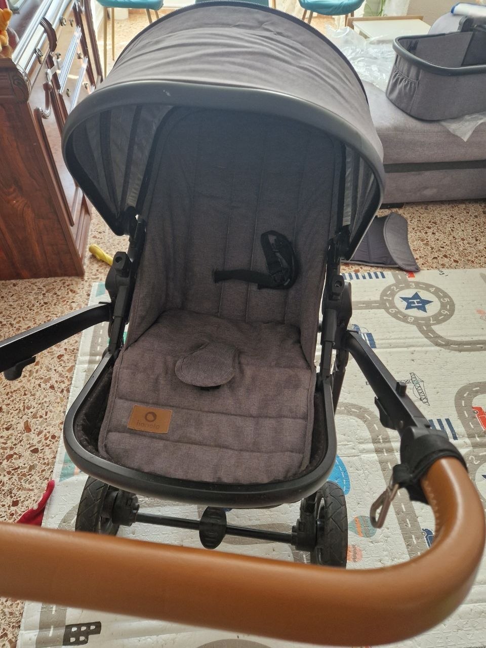 Прадаю коляску: 3