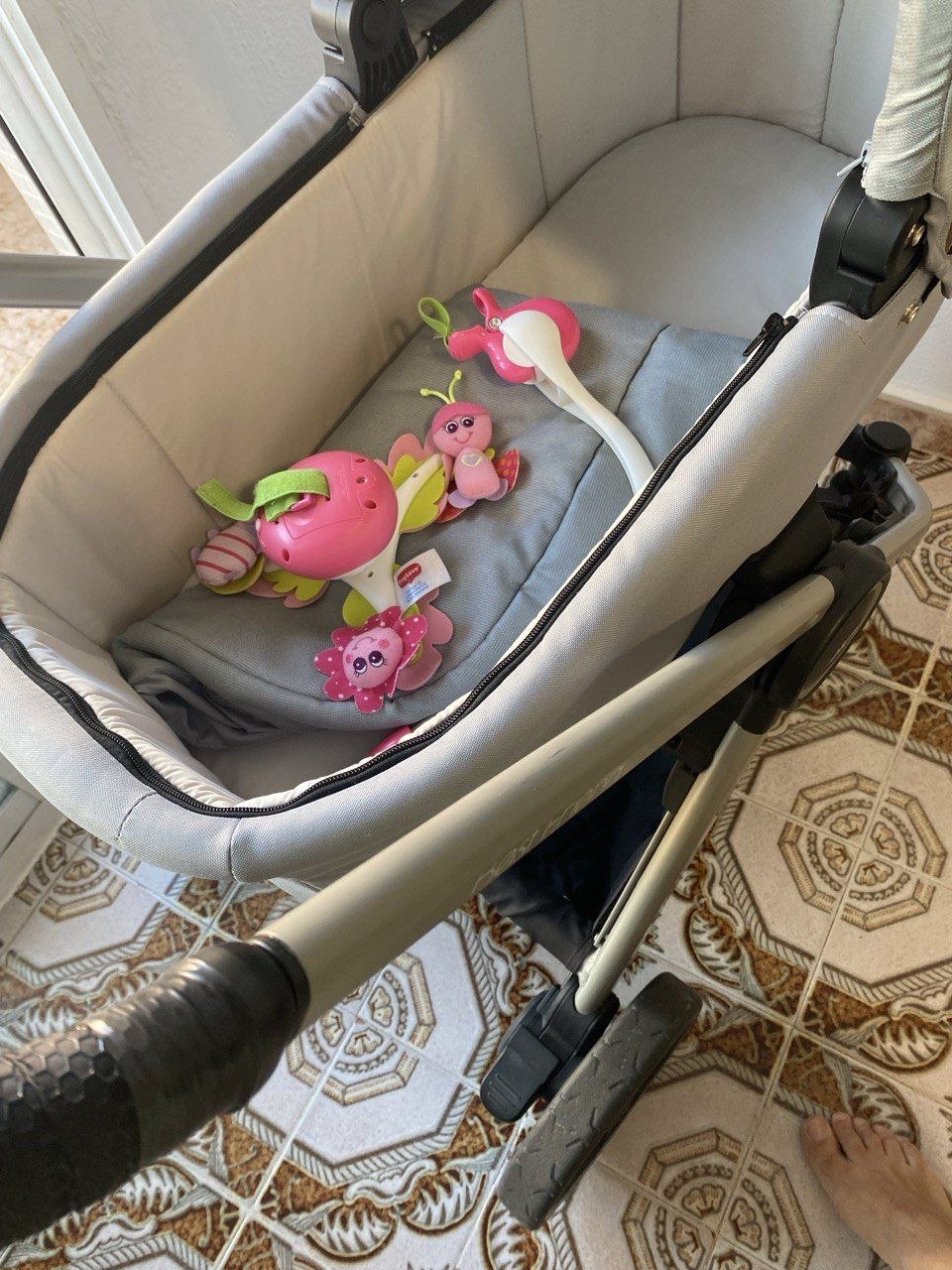 Продам Коляску Chicco 3 в 1+подарок 10