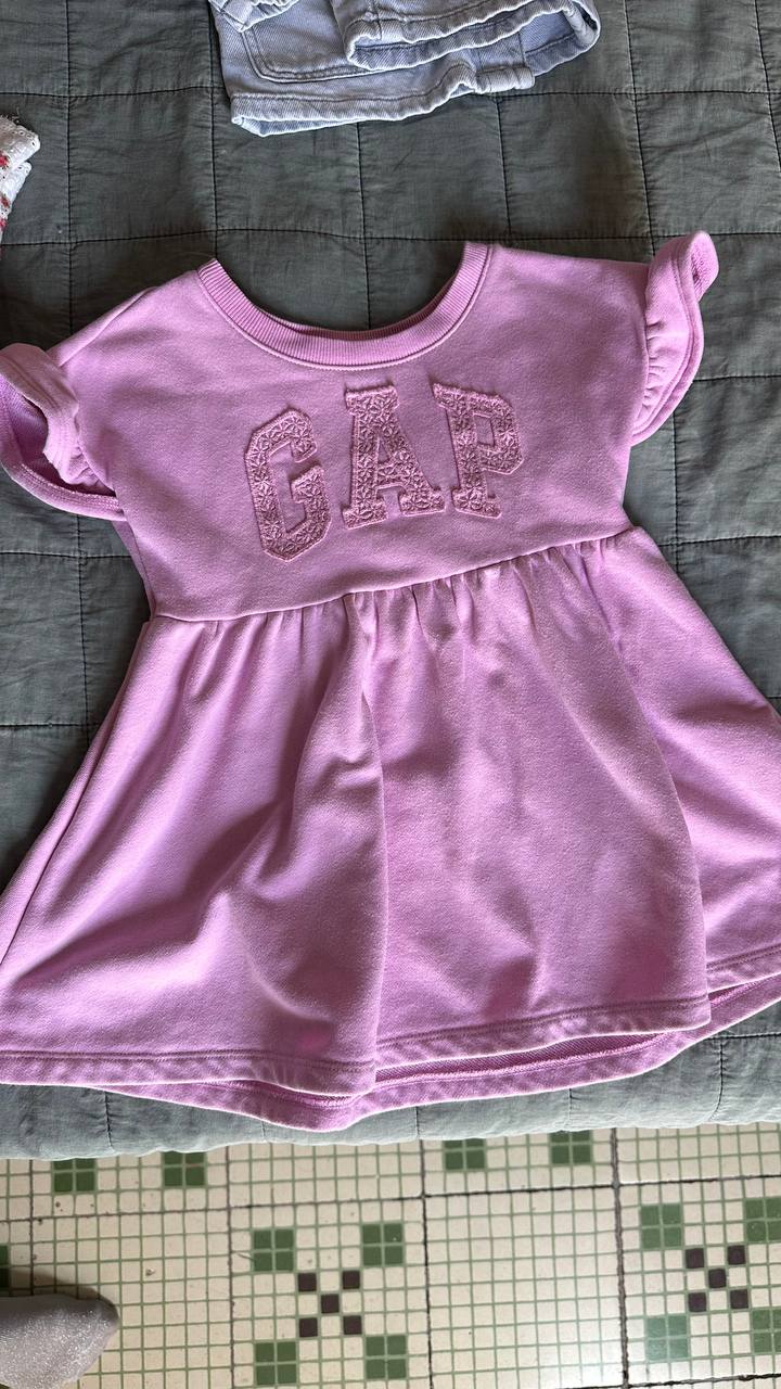 Пакет одежды на девочку 2-3 года. Zara, Gap. На ярлыках печати с именем. Где-то есть пятнышки, ниточ