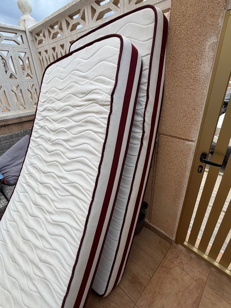 Продам матрасы 4 шт 2