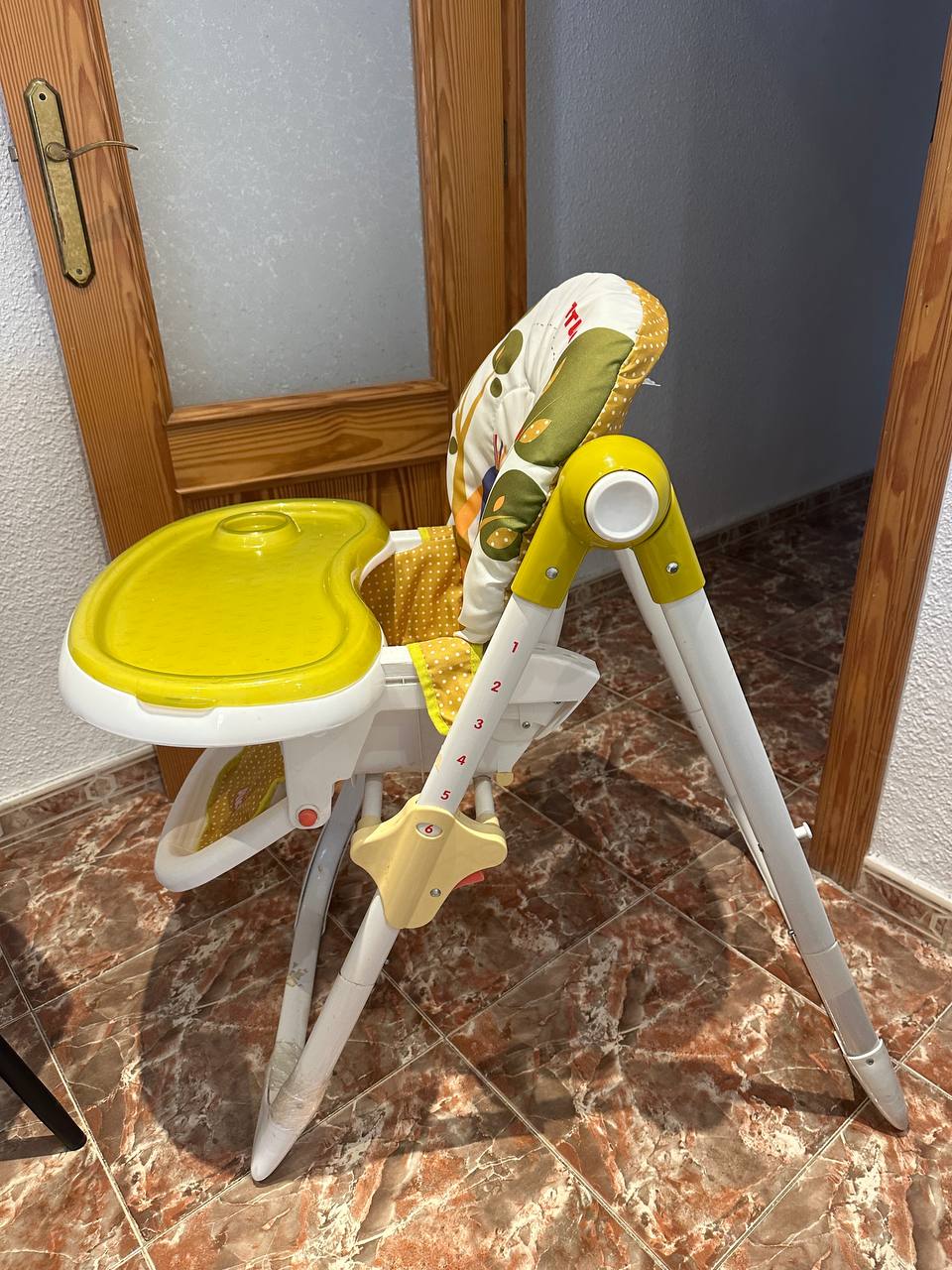 Стульчик для кормления-5€ 2