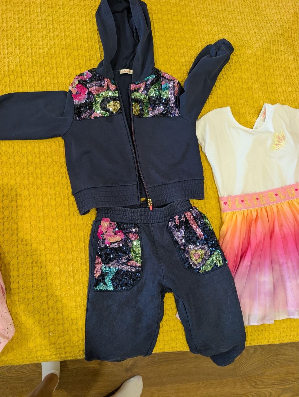 Комплект одежды для девочки 4 года, Billieblush платье, костюм, джинсы, Guess платье,boboli платье, 3