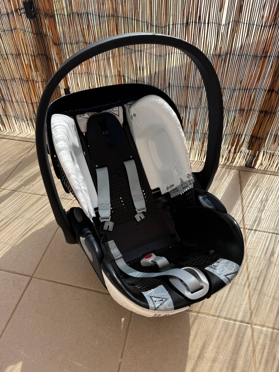 Автолюлька cybex cloud z. Всё в отличном состоянии, постирано и высушено. С рождения и до года приме 2