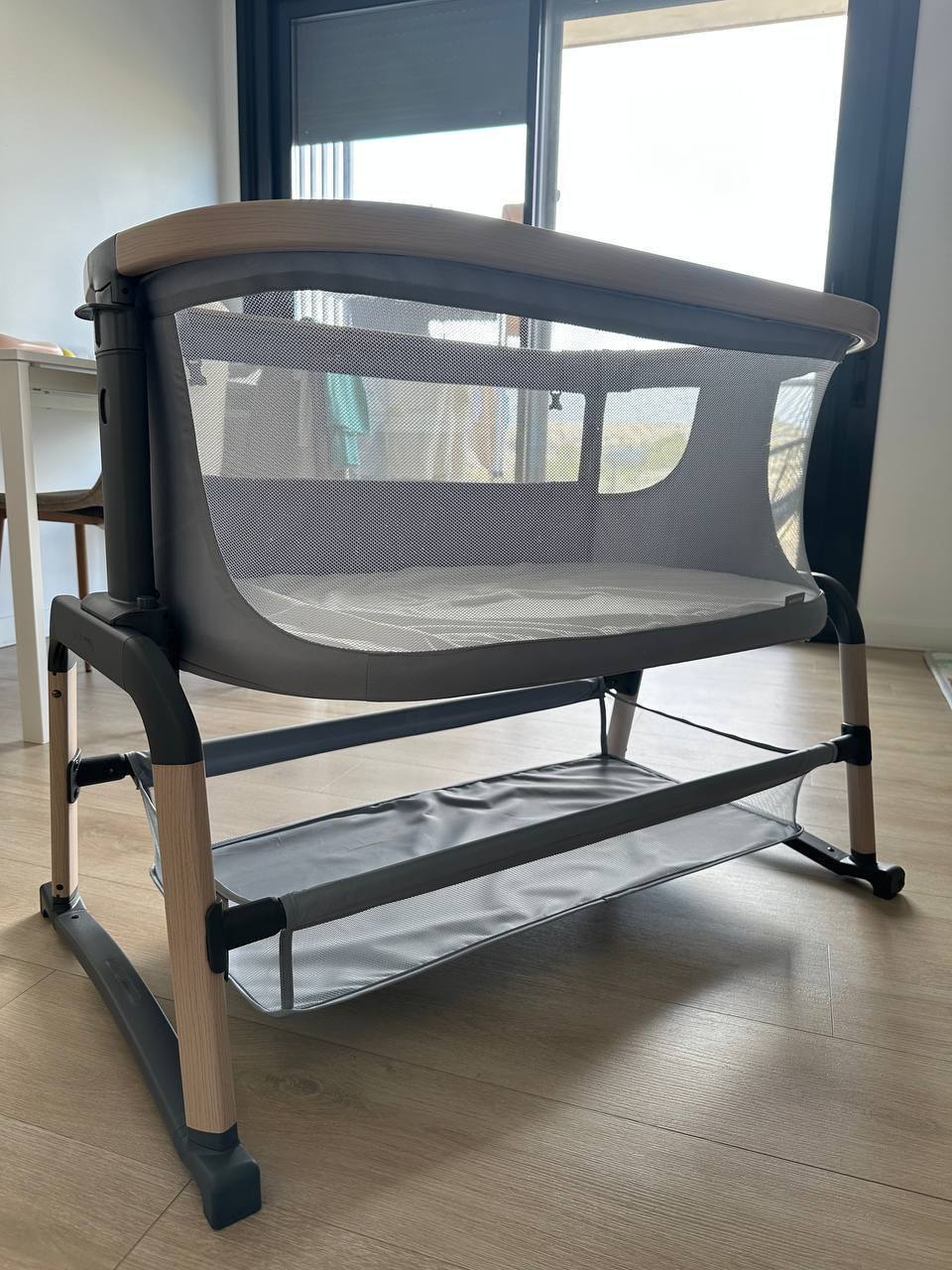 Продам приставную кроватку Maxi-cosi 3