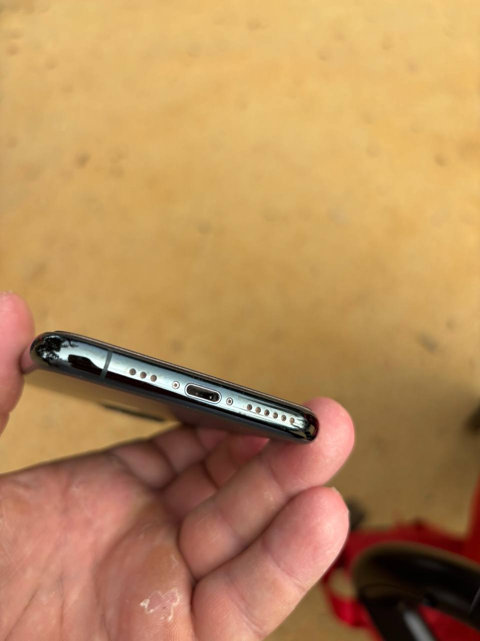 Продам iPhone 11 Pro 64 Gb с чехлом, в хорошем состоянии 3