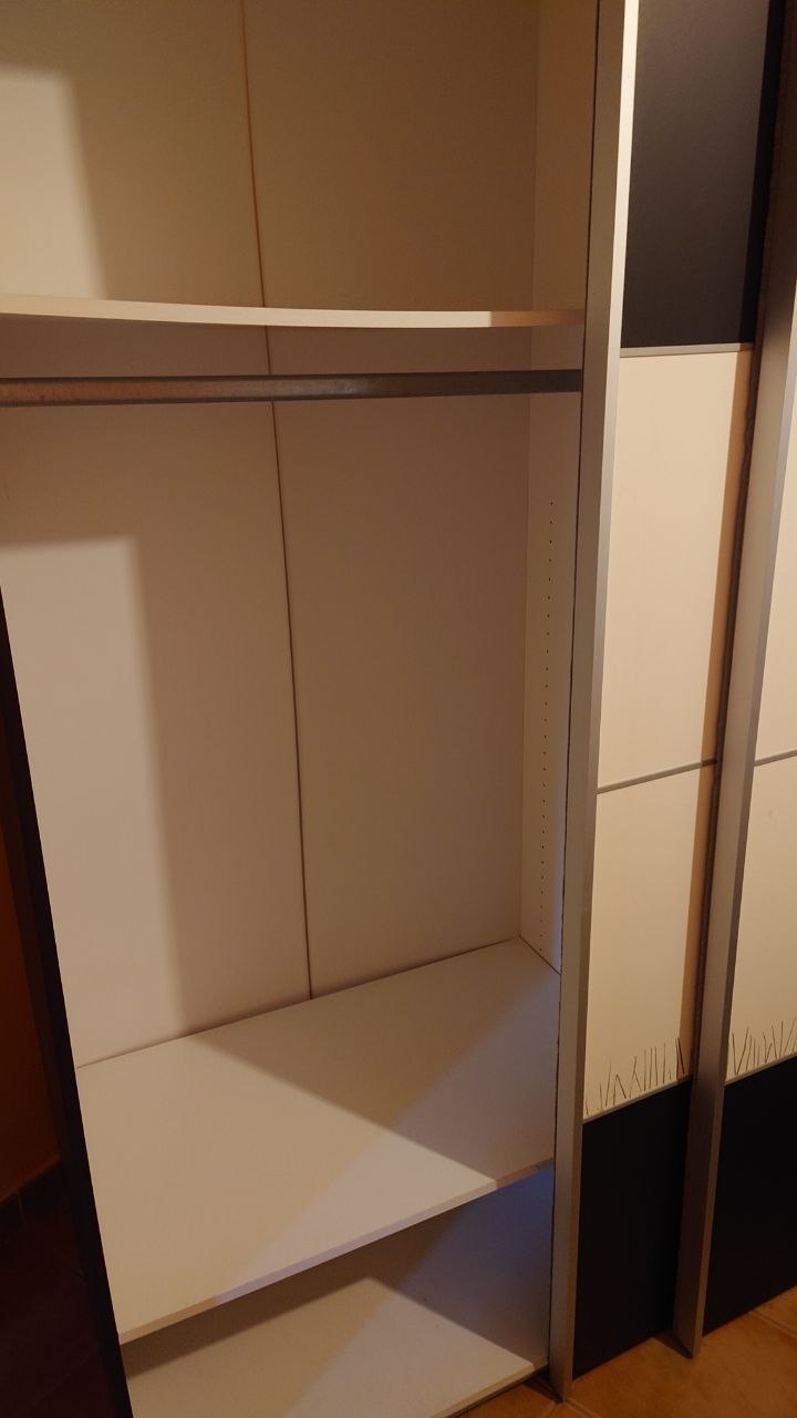 Шкаф купе 200 см высота, 175 см длина и 60 см глубина. 150€ Аликанте и окрестности, возможна доставк 2