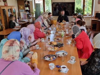 В храме Святой Троицы г. Осинники появился новый формат встречи священника с прихожанами