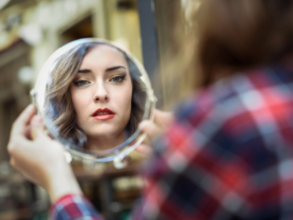 Увлечение «утиными губами» в России теряет популярность