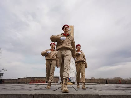 8 сентября в 14.00 на Аллее Героев начнется торжественная линейка-старт  Всероссийской Вахты Памяти для юнармейцев Кемерова