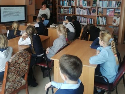 Поклонимся великим тем годам