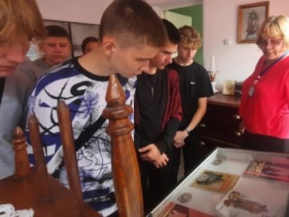 В Тяжине для школьников прошла экскурсия «Гордись, Тяжинская земля, что есть такие сыновья!»