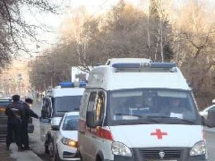 Подобранный в канаве пьяный алтаец стал кидаться на новокузнецких медиков, которые его спасли