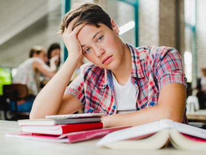 В Кузбассе суд взыскал с сироты деньги за потерю кормильца