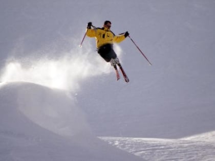 Лыжник в Шерегеше вылетел с трассы и разбился насмерть: подробности ЧП