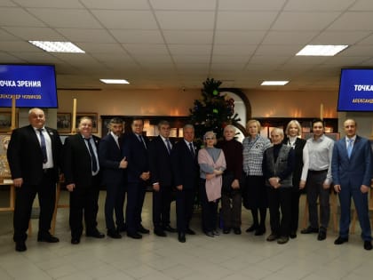 Юрий Скворцов: "Проведение в Парламенте Кузбасса выставок дает возможность лучше узнать кузбасских художников и погрузиться в их творчество"