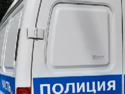 В Кузбассе подросток угнал автомобиль, покатался и бросил его