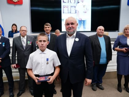 Сергей Цивилев вручил кузбасскому школьнику медаль «За проявленное мужество»