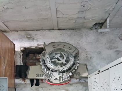 Устали избавляться от «Стали»: в новокузнецкой многоэтажке управляющая компания углубила и перестроила подвал, а потом захламила и замуровала его (ФОТО, ВИДЕО)