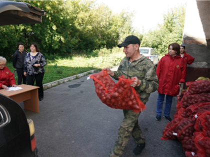 По поручению Сергея Цивилева 10 тысяч кузбассовцев получили бесплатно овощные наборы