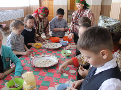 «Эзен, Пельменек!» «Здравствуй, Пельменек!»