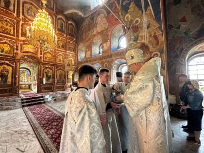 Епископ Новокузнецкий и Таштагольский Владимир совершил всенощное бдение в Спасо-Преображенском кафедральном соборе