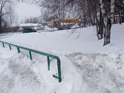 Иди, бабушка в «Маяк», только шейку не сломай (ФОТО)