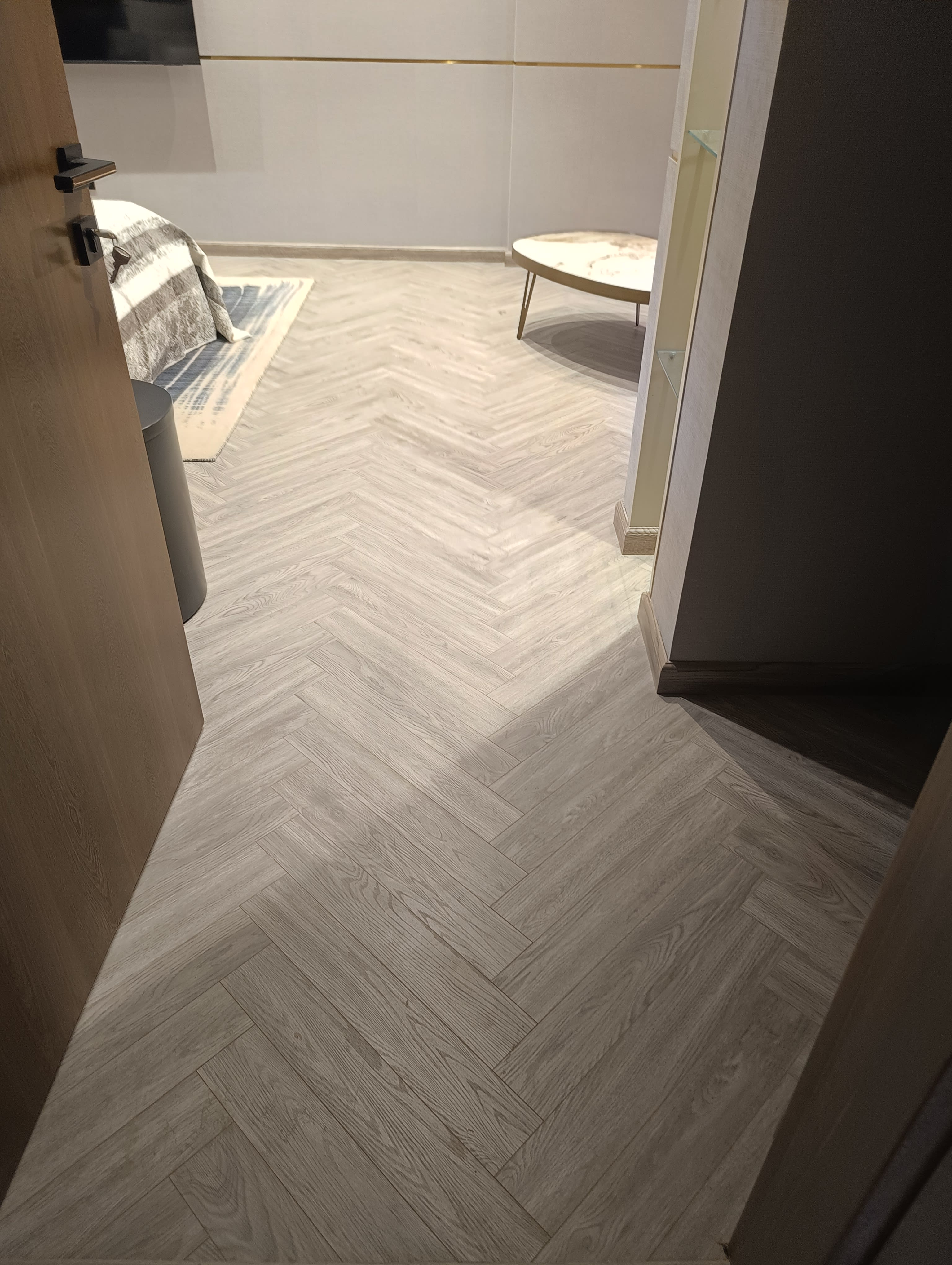 European Style Herringbone Wooden Flooring Pattern