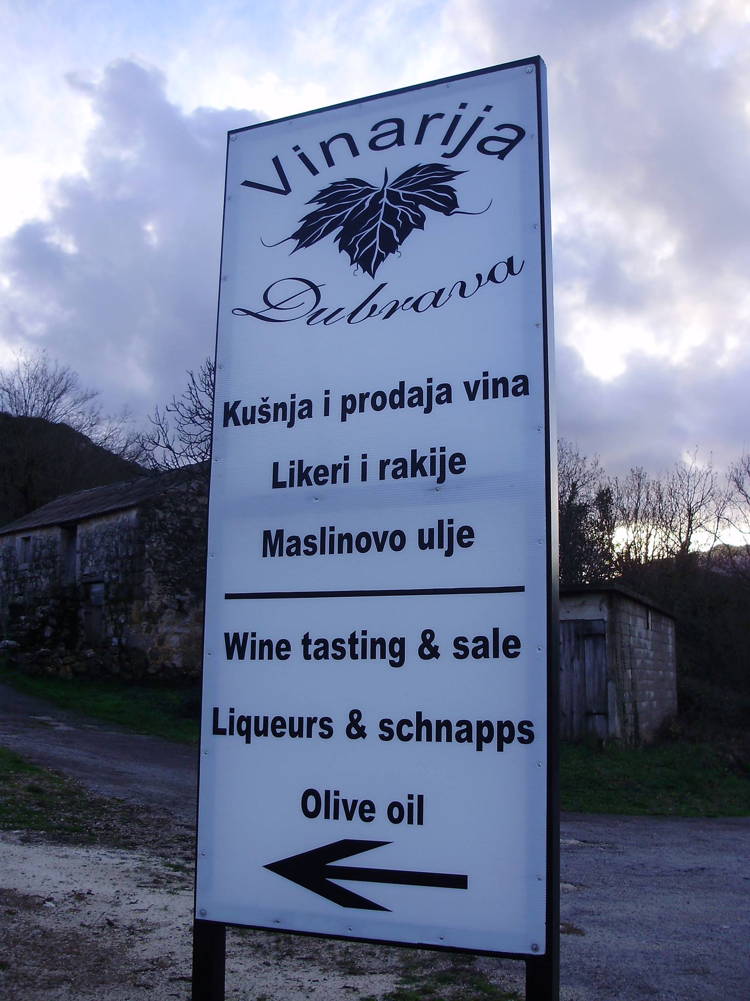 Dubara Vinarija winery logo