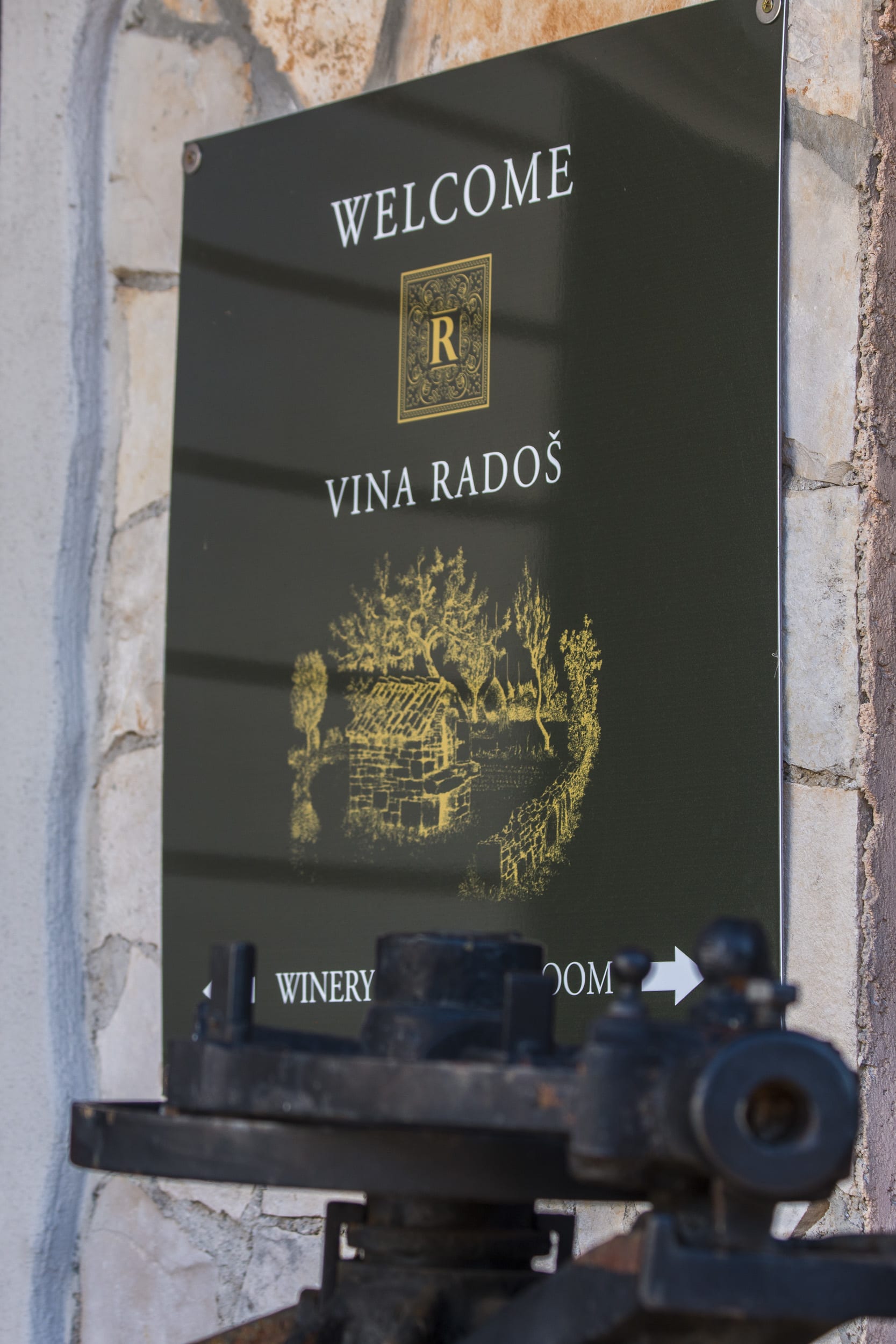 Radoš Vinarija winery logo